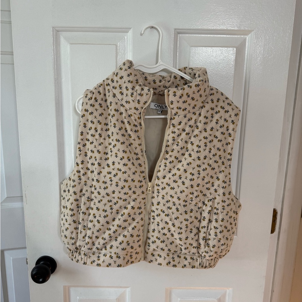 Cream Floral Vest
